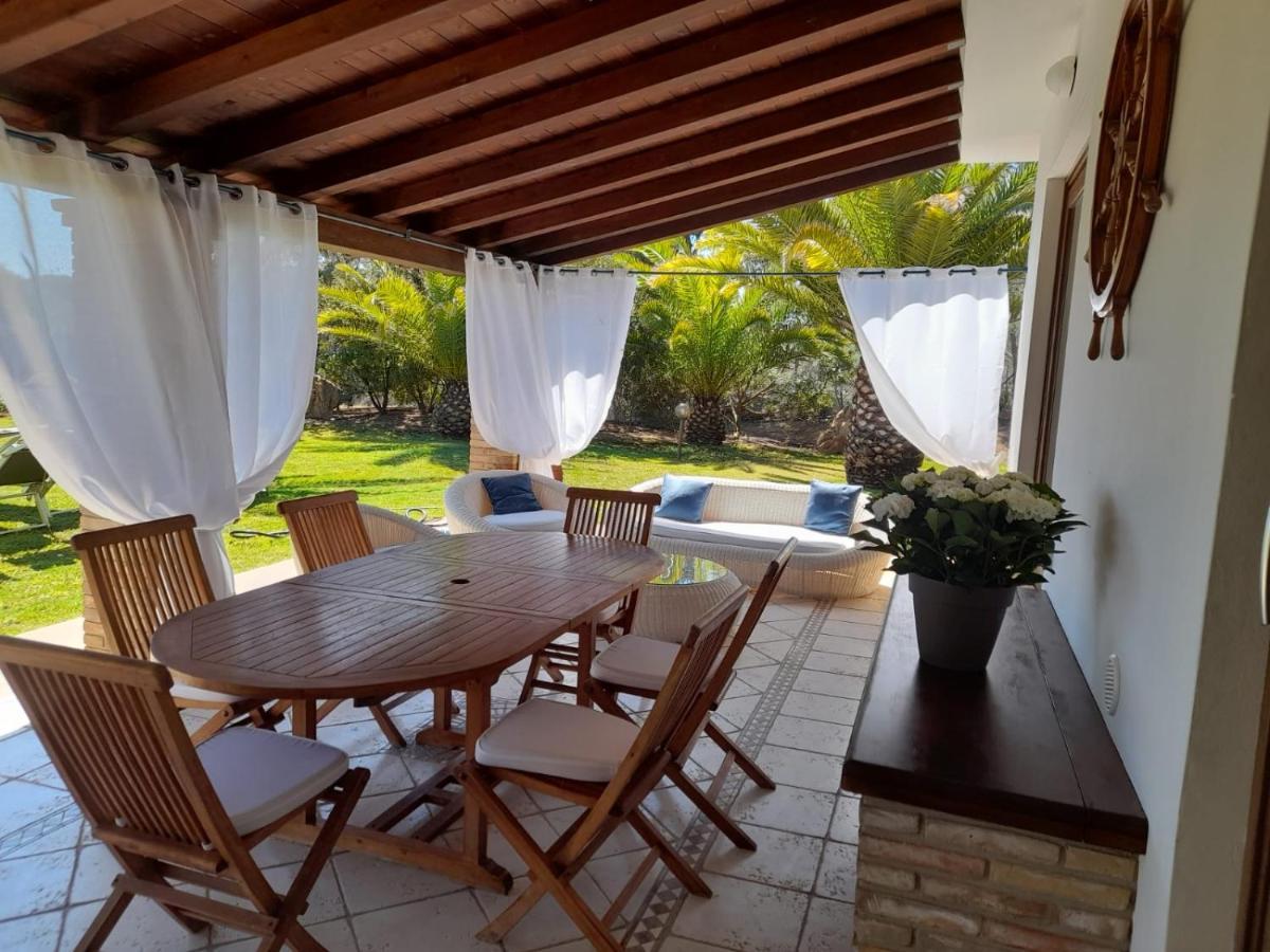 Villa Palmetto Santa Margherita di Pula Esterno foto